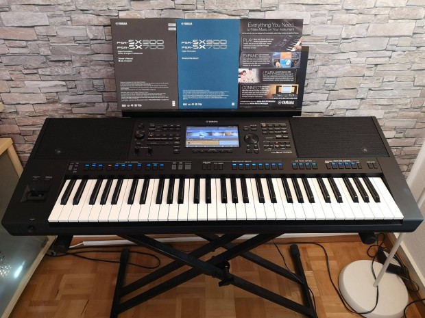 Yamaha PSR SX700