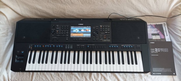 Yamaha PSR-SX-700 szintetiztor eredeti csomagolsban 