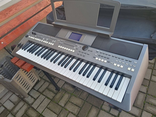 Yamaha PSR S 670 szintetiztor