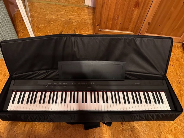 Yamaha P-115 digitlis zongora