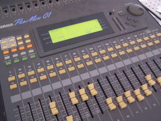 Yamaha Pro Mix 01 Keverpult, Programozhat Japn!