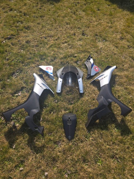 Yamaha R1M original carbon idomok