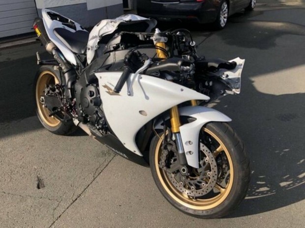 Yamaha R1 RN22 bontdik, hasznlhat maradk alkatrszek