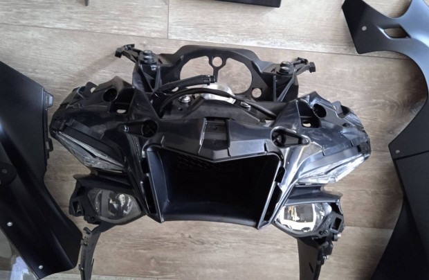 Yamaha R1 RN65 alkatr�szek