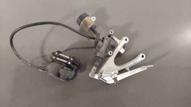 Yamaha R1 '04-06 - Hátsó féknyereg, lábtartó, pedál