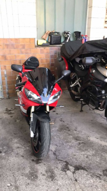 Yamaha R1 elad