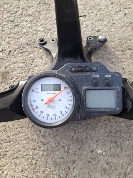Yamaha R6 99-03 műszerfal, km óra