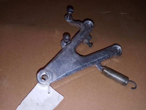 Yamaha R6 lábtartó konzol RJ 09 05 - 06