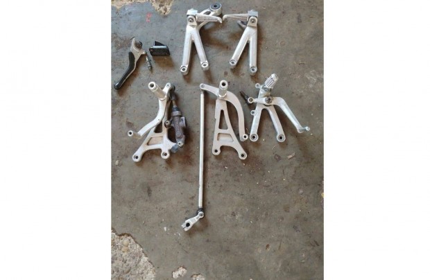 Yamaha R6 rj03(1999-2002) alkatr�szek
