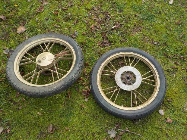 Yamaha RD 50 oldtimer kismotorra első-hátsó kerék eladó