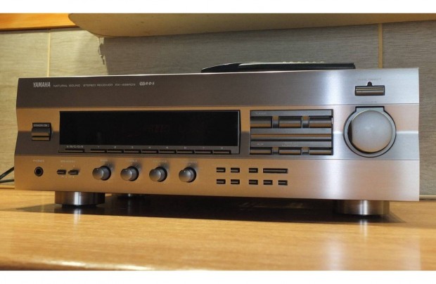 Yamaha RX-496 4-8 Ohm, 105 Watt, Rds r�di�, Gy�ri t�v