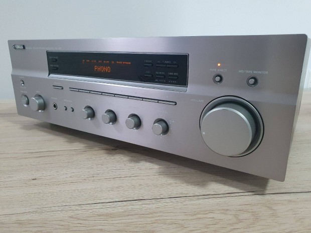 Yamaha RX-497 fm sztere hifi erst (subwoofer kimenettel)