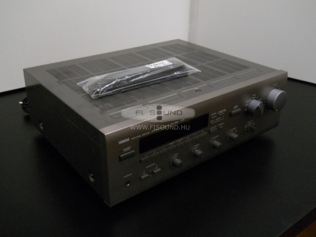 Yamaha RX-550 , (2.) 2x125W,6-16 ohm,4 hangfalas sztereo erősítő