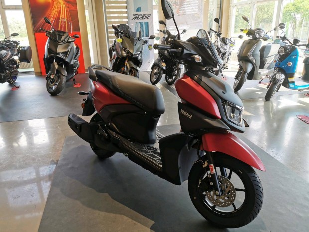 Yamaha Rayzr 3+1 v rsos Red Baron garancival!