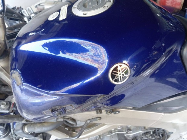 Yamaha TDM 900 alkatr�sz , tank