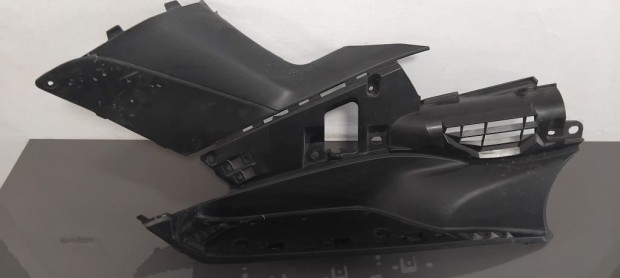 Yamaha T-max 500 '08-11 Bal oldali l�btart� idom