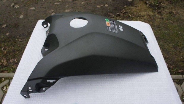 Yamaha Tenere 700 tank takaró idom új karcmentes