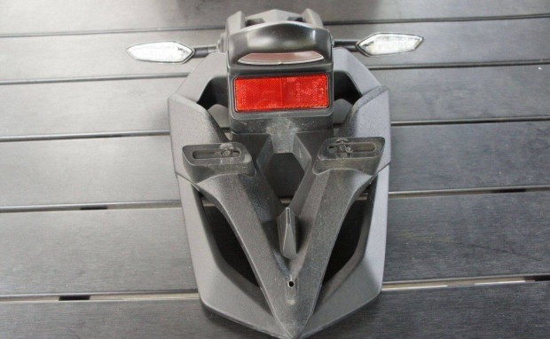 Yamaha Tmax T Max T-max hátsó sárvédő rendszám tartó 560