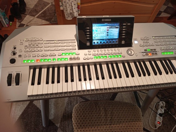 Yamaha Tyros2 szintetiztor elad!