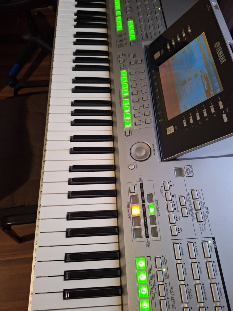 Yamaha Tyros 2 Gator kerekes tok ,Porvd, sustain pedl.