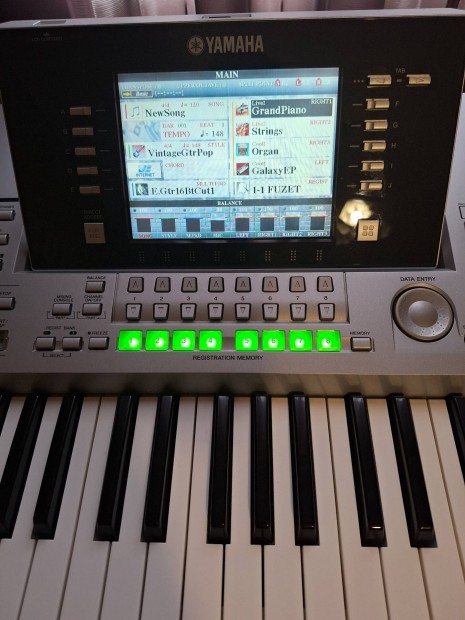 Yamaha Tyros 2 mint az j