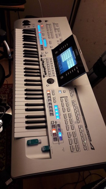 Yamaha Tyros 4 