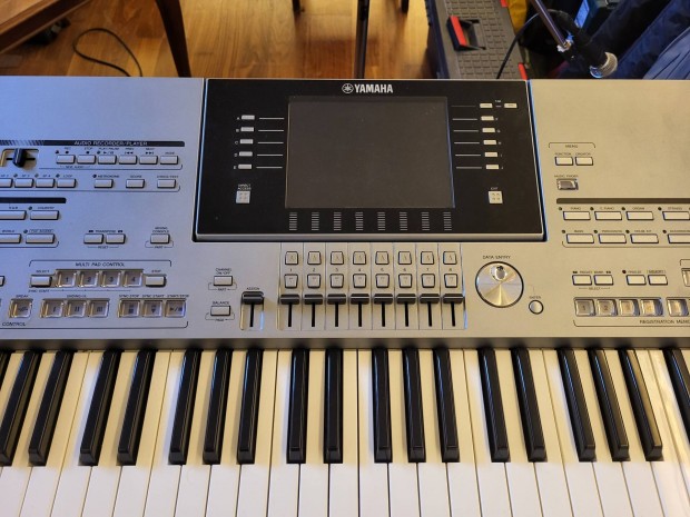 Yamaha Tyros 5/76