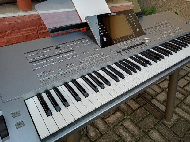 Yamaha Tyros 5 szintetiztor