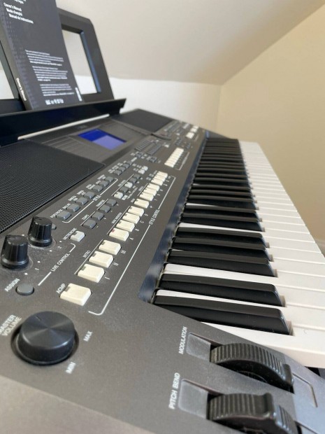Yamaha Tyros PSR s670 bontás, szép állapotban