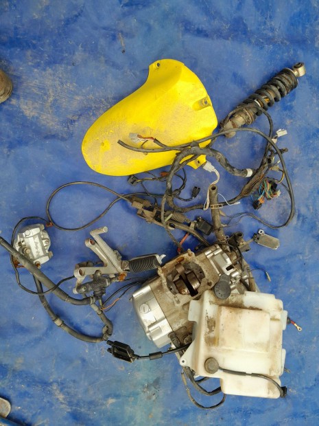 Yamaha Tzr 125 alkatr�sz 4FL