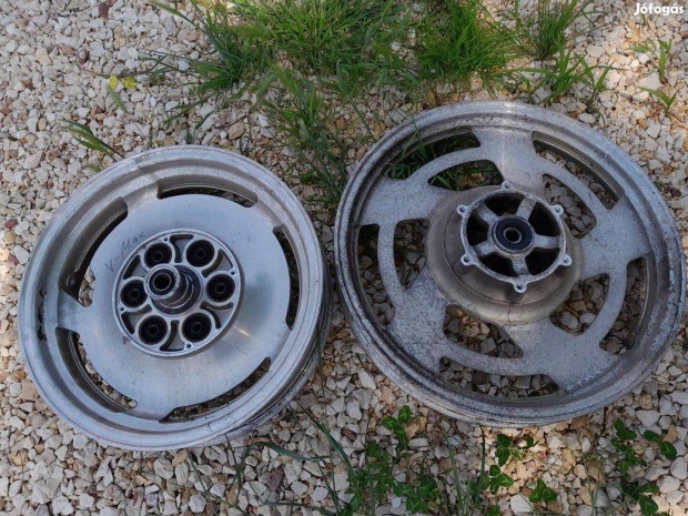 Yamaha V Max kerekek , hengerfej