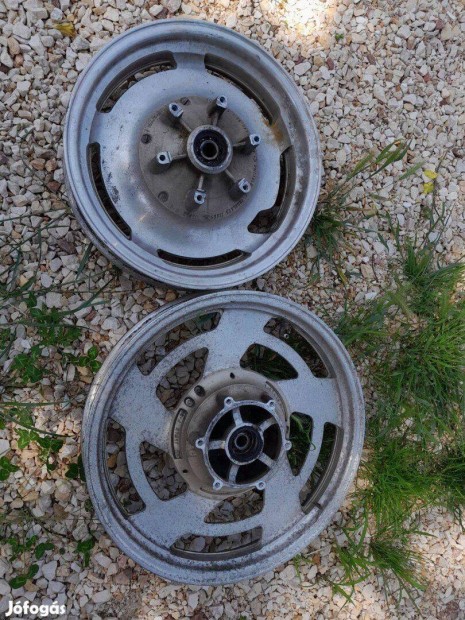 Yamaha V Max kerekek , hengerfej