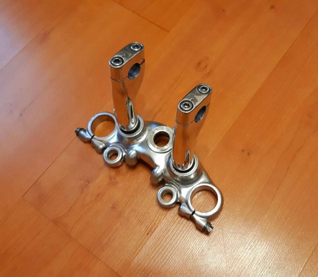 Yamaha Virago 750/1100 Gy�ri Korm�nykiemel� + Villah�d