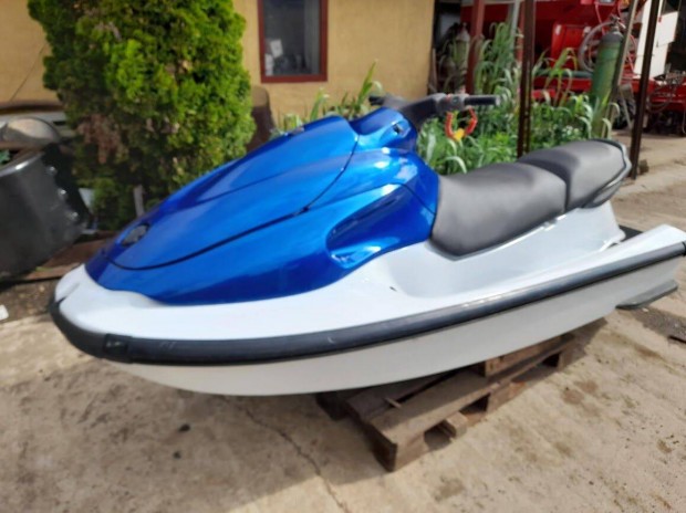 Yamaha Waverunners 700 jet-ski eladó