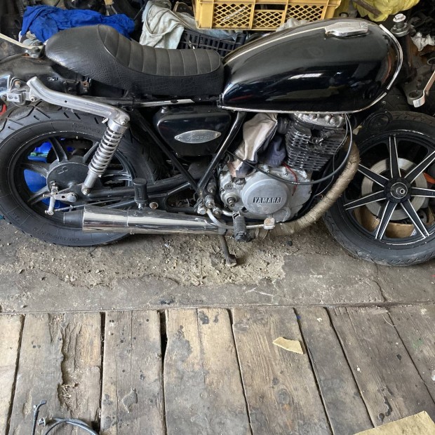 Yamaha XS250 alkatrésznek