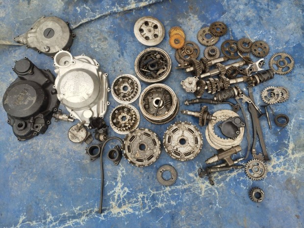 Yamaha XT 600 motor alkatrsz