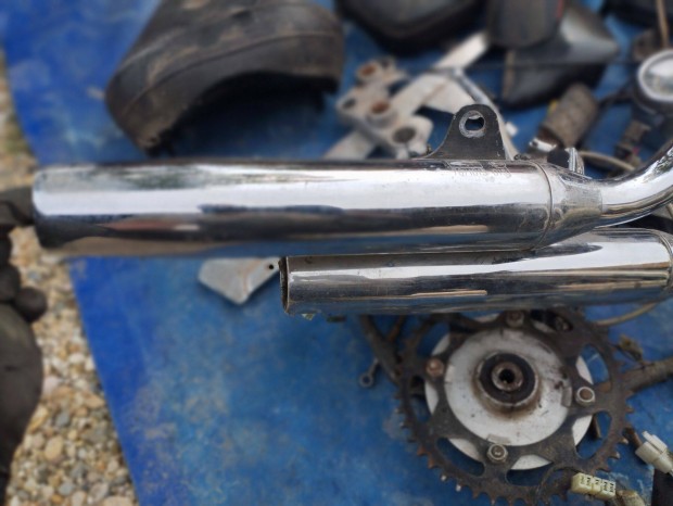 Yamaha XV 250 alkatrész , kipufogó