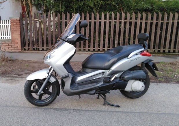 Yamaha X-Max 125 250 alkatrszek