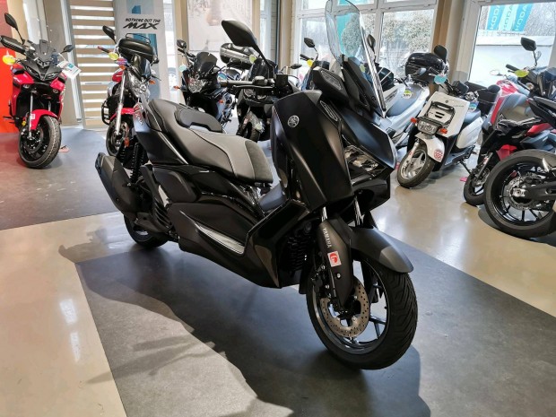 Yamaha X-Max 125 Techmax 3+1 év Írásos Red Baro...