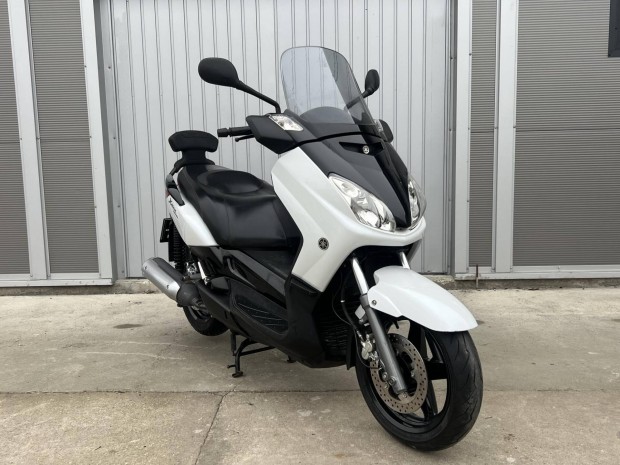 Yamaha X-Max 250