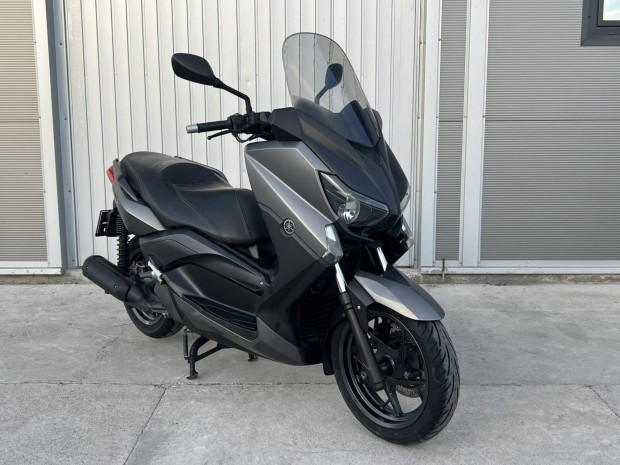 Yamaha X-Max 250