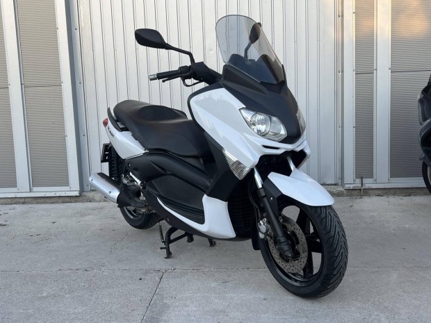 Yamaha X-Max 250