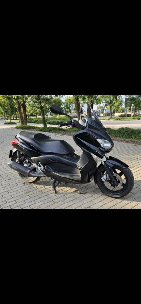 Yamaha X-Max 250