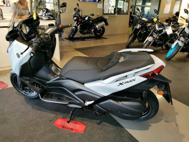 Yamaha X-Max 300