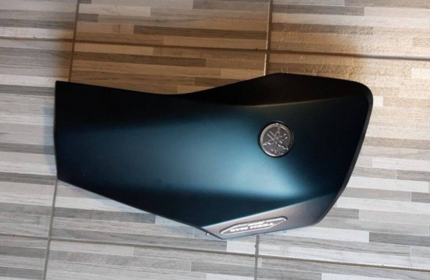 Yamaha X-max 125-300 jobb első idom