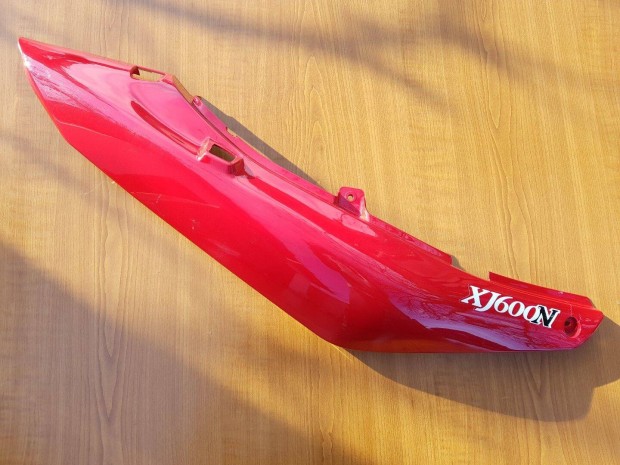 Yamaha Xj600N Jobb hátsó idom - újszerű 11793