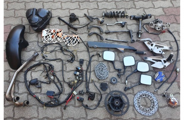 Yamaha Xj600 Diversion alkatr�szek