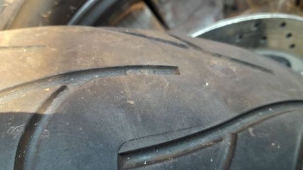 Yamaha Xj 600 Diversion kerekek gumival tárcsákkal