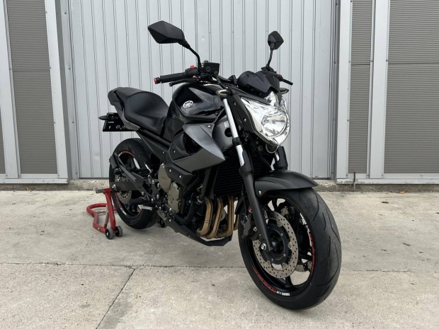 Yamaha Xj 6 N .