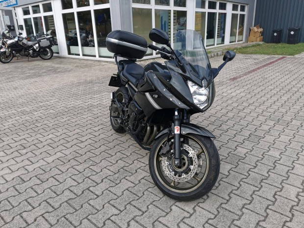 Yamaha Xj 6 S .